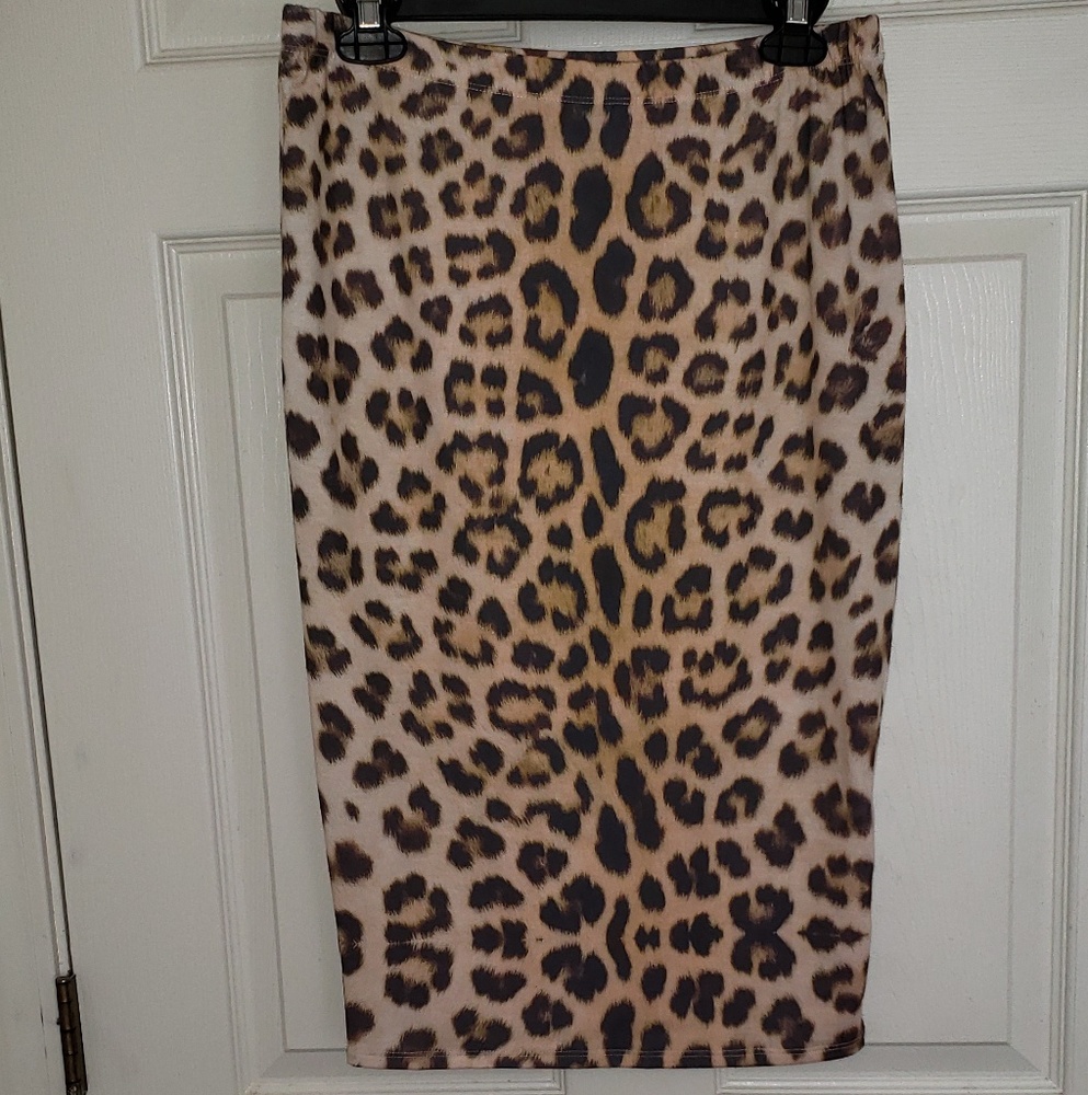 Sale📌Cheetah Midi Skirt